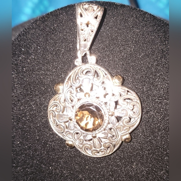 Eleganza sterling silver filigree detail pendant set with Eight 18K GOLD Points - Picture 2 of 9